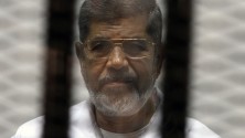 الحكم على الرئيس المصري الأسبق محمد مرسي بالإعدام