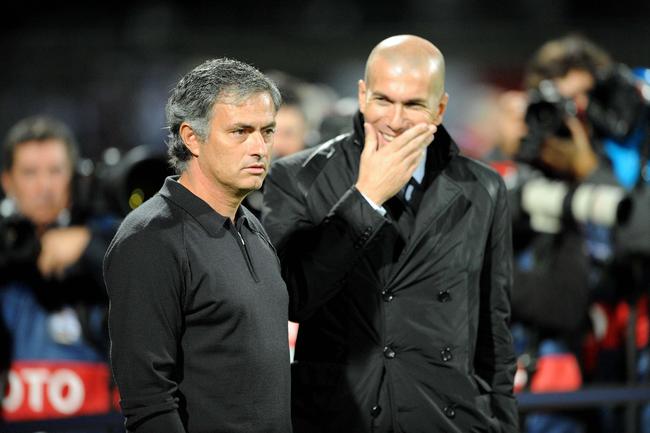 zidane-entraineur-des-moins-de-18-ans-du-real-madrid-iconsport_jpt_021111_05_03,50215