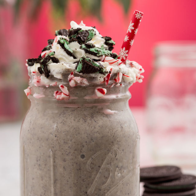 square-1448988763-delish-holiday-milkshakes-oreo
