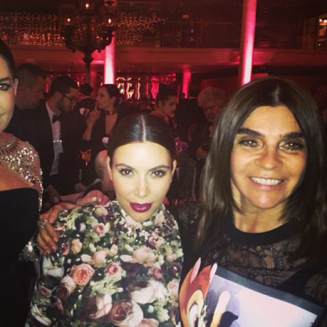 kim-kardashian-et-carine-roitfeld-153761_w650