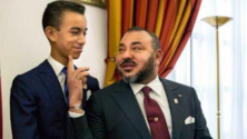 هذه الصورة للملك محمد السادس وولي العهد تجتاح الويب