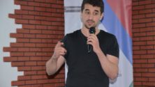 تعرفوا على الشاب المغربي الذي أصبح رجل أعمال مليونيراً في سن الـ18 وأبرز محطات مساره العصامي